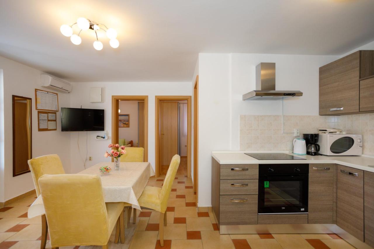 Apartmani Bakran Krk Town Exterior photo