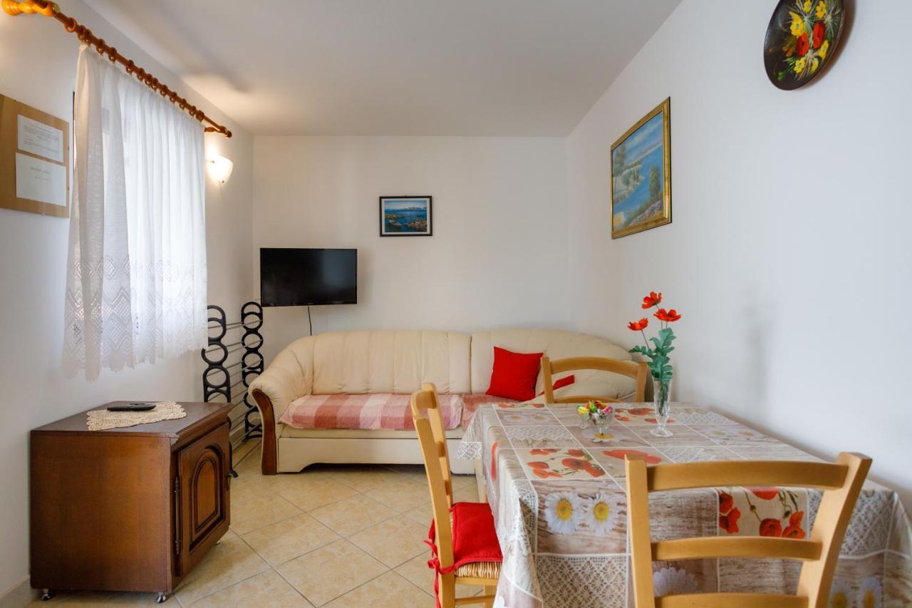 Apartmani Bakran Krk Town Exterior photo