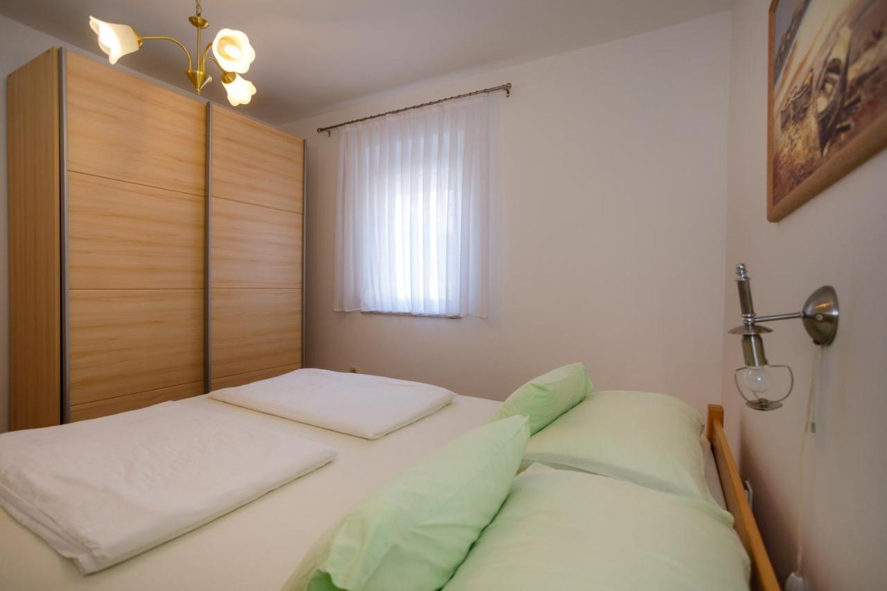 Apartmani Bakran Krk Town Exterior photo