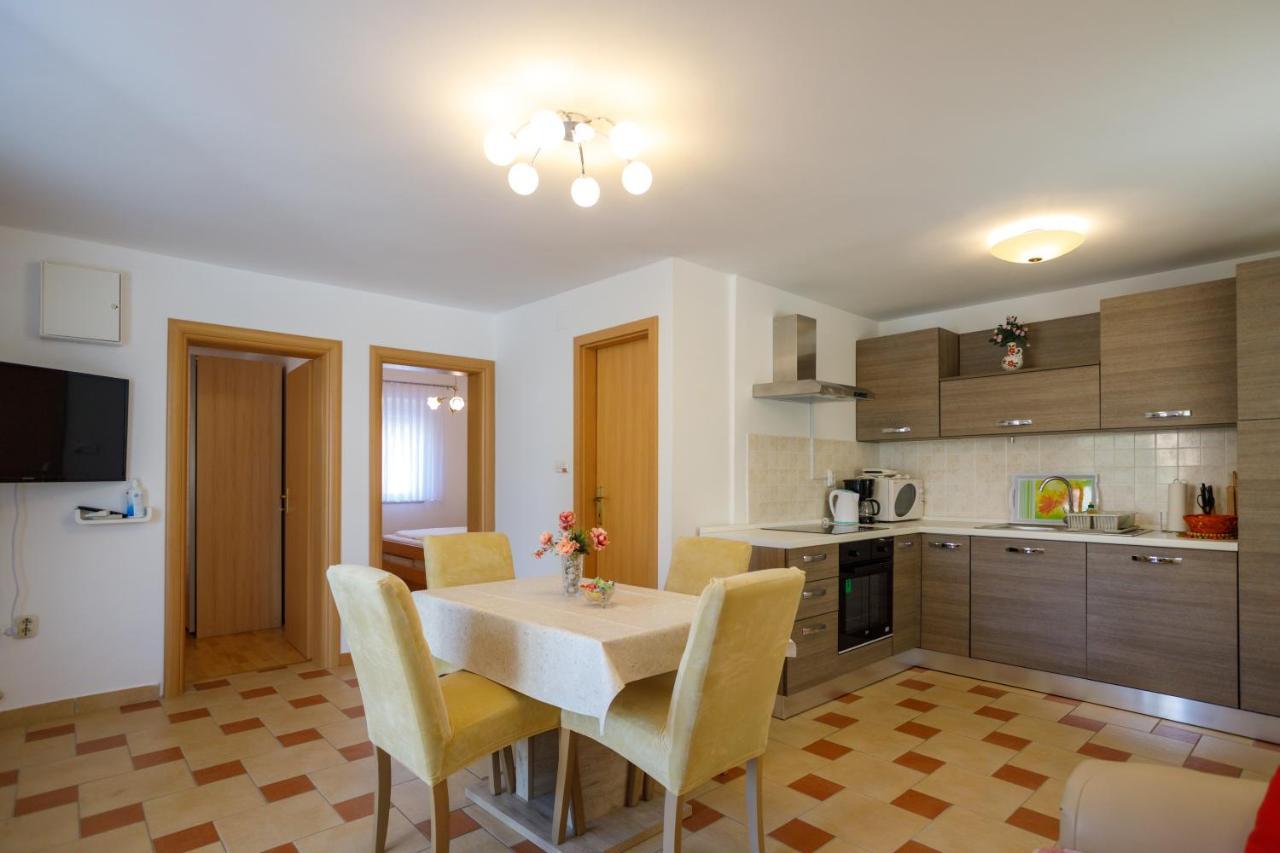 Apartmani Bakran Krk Town Exterior photo