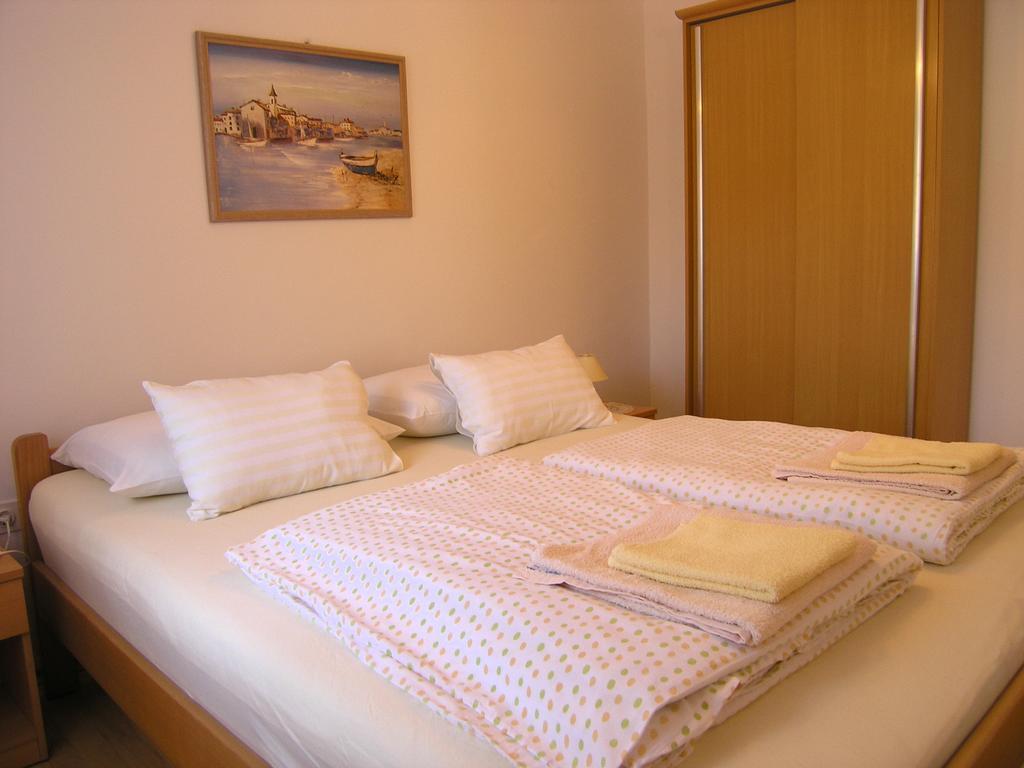 Apartmani Bakran Krk Town Exterior photo