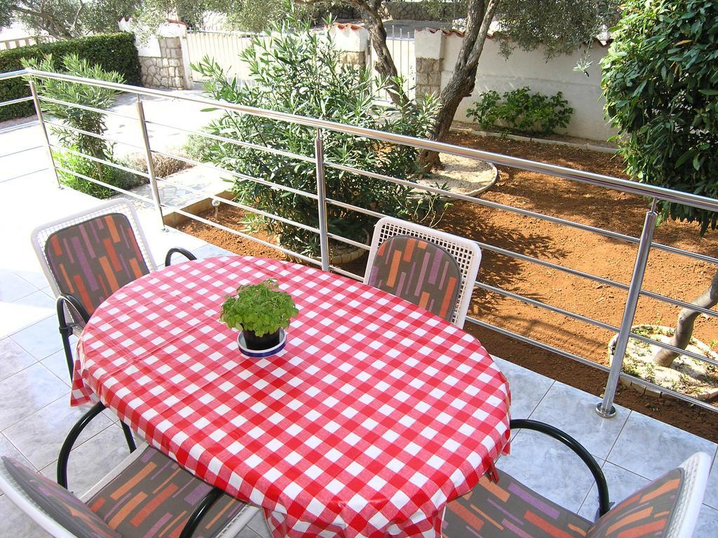 Apartmani Bakran Krk Town Exterior photo